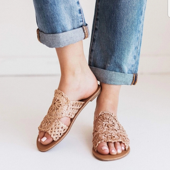 🚨//Island Gal// Sandal - Picture 5 of 8